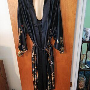 Natori Lingerie Black Oriental Pattern Robe and Gown